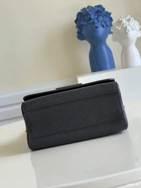 LOUIS TWIST MM VUITTON 0620